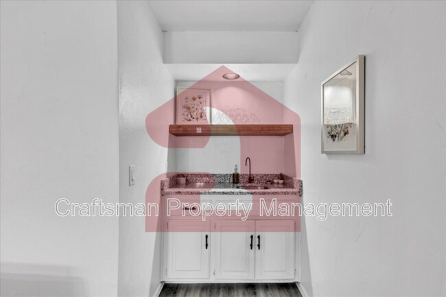 Foto del edificio - 4045 Thunderbird Dr