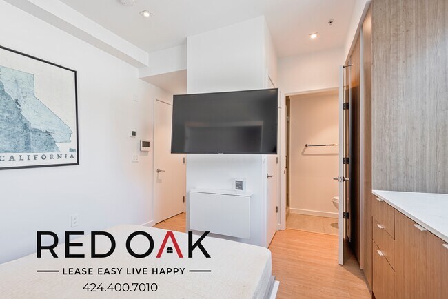 Foto del edificio - 11649 Mayfield Ave