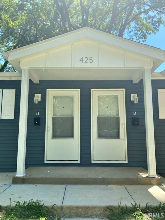 Building Photo - 425 Cypress St