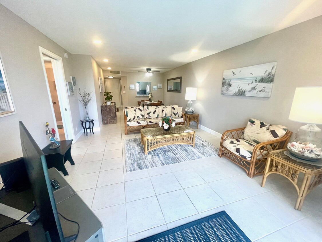 Foto principal - 720 E Ocean Ave
