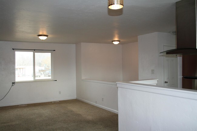 Building Photo - 3201-D 1/2 D 1/2 Rd