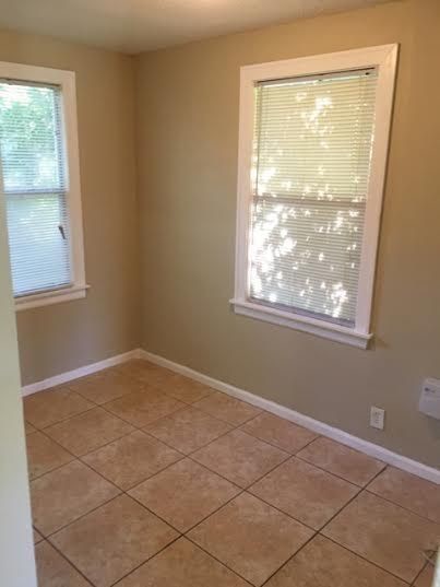 Foto del edificio - 681 Chestnut Drive