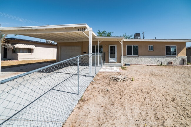 Building Photo - 4924 Carmen Blvd