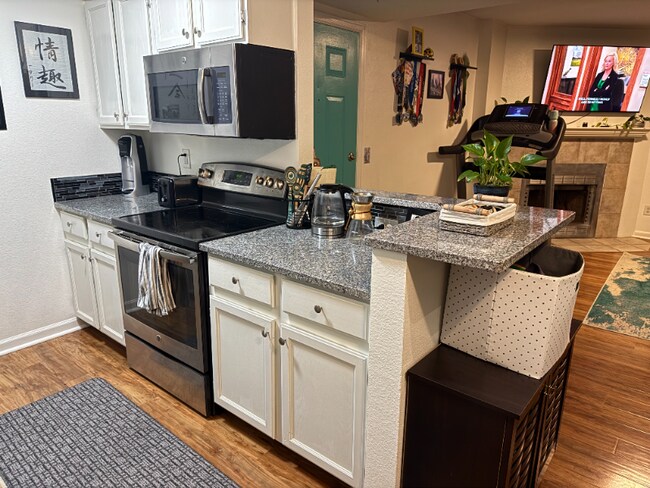 Building Photo - 4656 White Rock Cir
