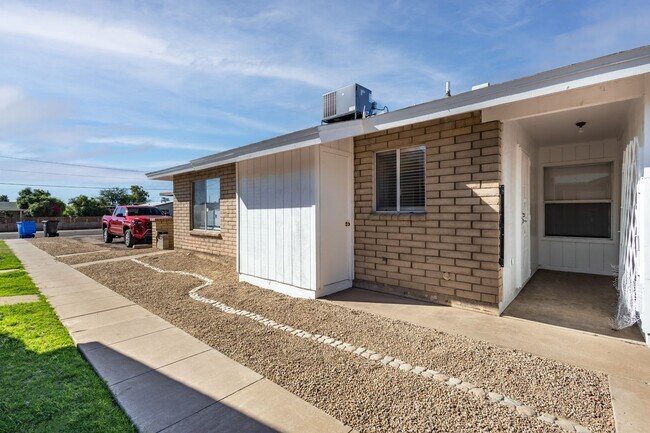 Foto del edificio - NICE 2 BDRM 2 BATH UNIT