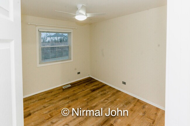 Foto del edificio - 30 Monterey Dr