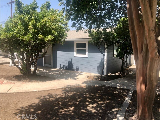 Building Photo - 5552 Riverton Ave