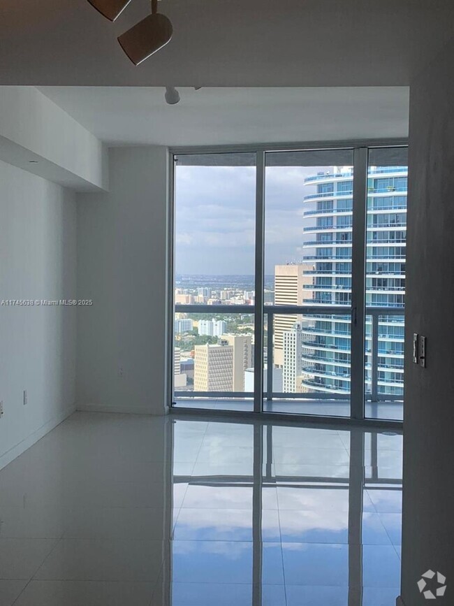 Building Photo - 465 Brickell Ave