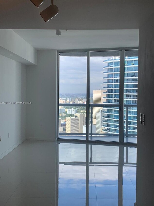 Foto principal - 465 Brickell Ave