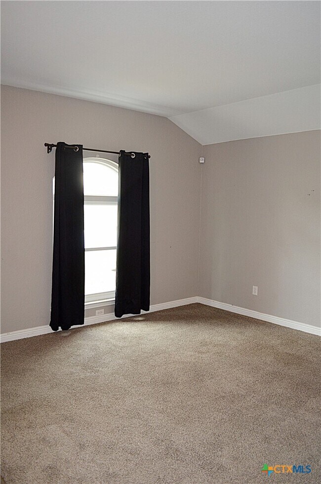 Foto del edificio - 423 Reservation Dr