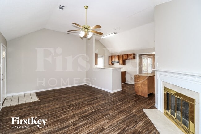 Foto del edificio - 3763 Walden Meadow Dr