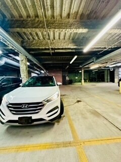 Building Photo - 800 W Cornelia Ave