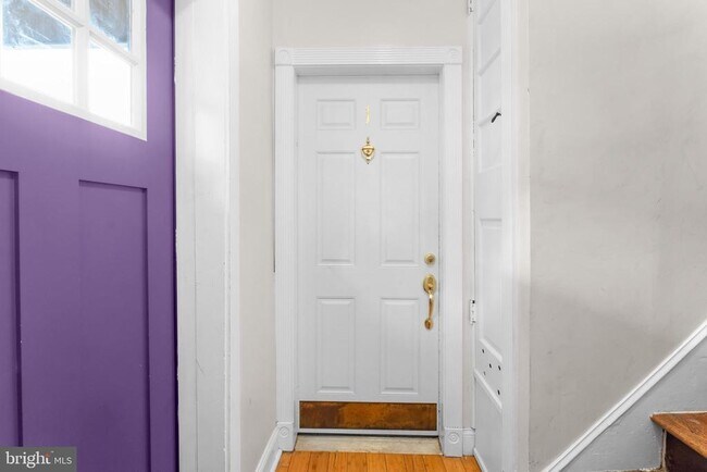 Foto del edificio - 550 Hobart Pl NW