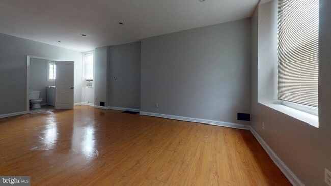 Building Photo - 125 W Rittenhouse St