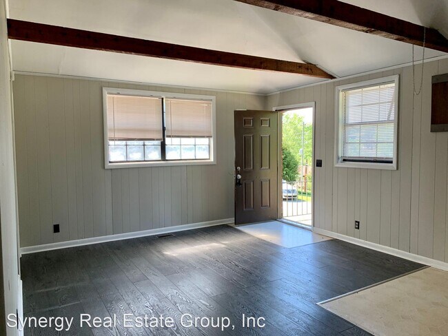 Building Photo - 2 br, 1 bath House - 411 Cedarvalley Drive