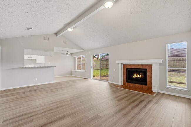 Foto del edificio - 1310 Mossridge Dr