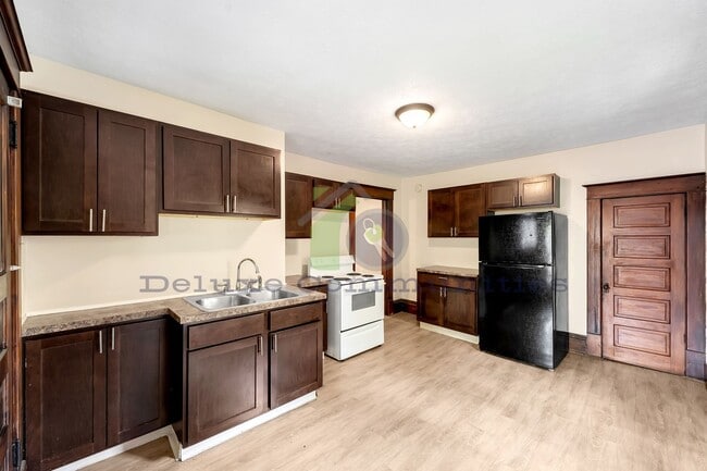 Building Photo - 749 Jackson St NW
