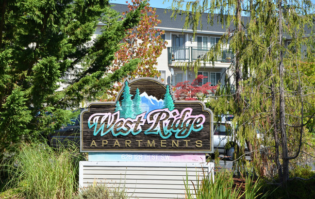 Foto del edificio - West Ridge Apartments