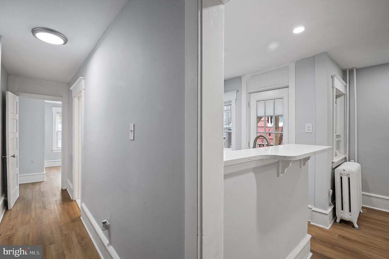 221 Kings Hwy E Unit 2ND FLR, Haddonfield, NJ 08033 Apartment for