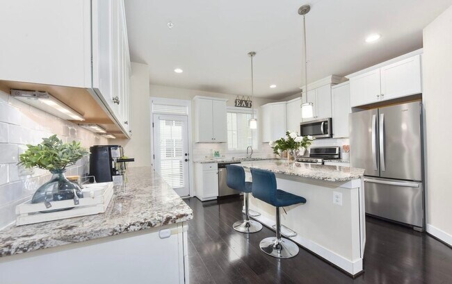 Foto del edificio - 12611 Macaulay St