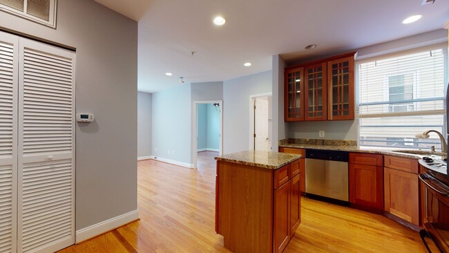 Building Photo - Modern 1 bedroom unit in Bloomingdale/Ecki...