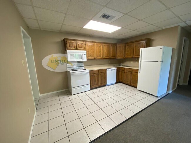 Foto del edificio - 219 Academy Dr