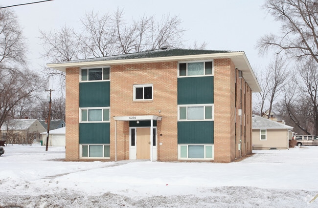 Building Photo - 5301 Dupont Ave N