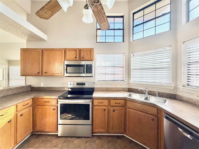 Foto del edificio - 3101 Hillcrest Dr