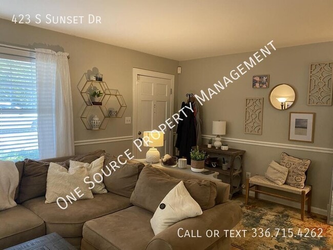 Building Photo - 423 S Sunset Dr