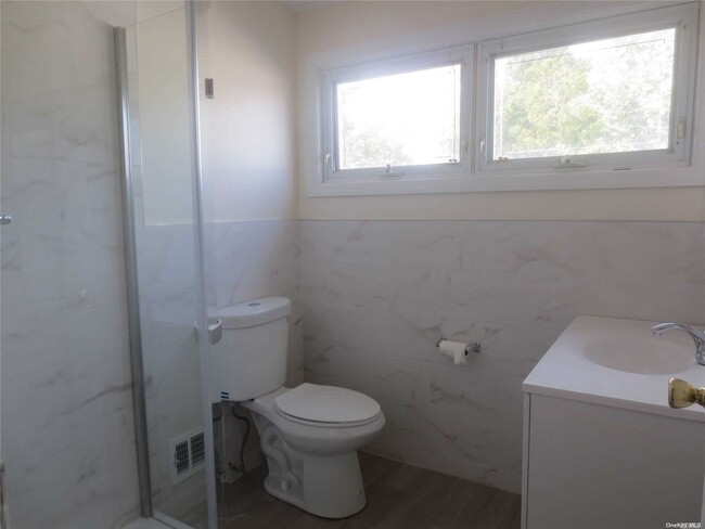 Building Photo - 5 Seaton Gate