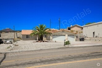 Building Photo - 3265 N Kiowa Blvd