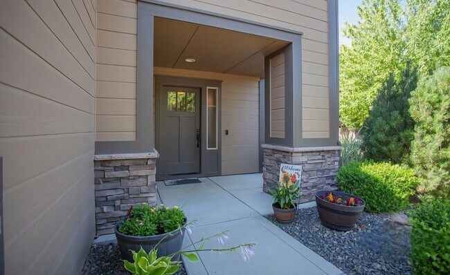 Foto del edificio - 591 W Kingsley St