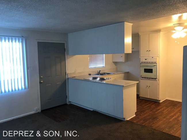 Building Photo - 4640 Olivewood Ave