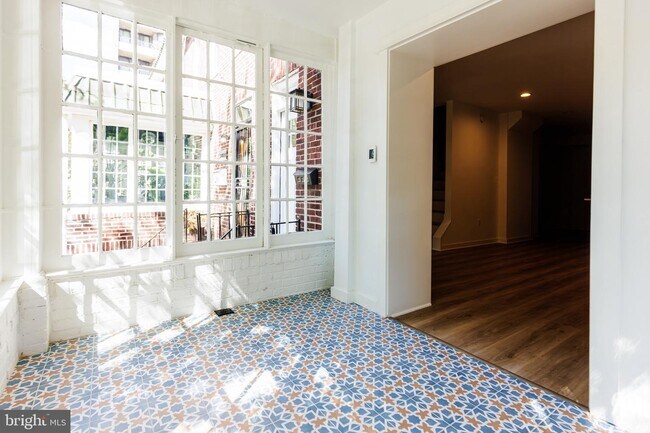 Foto del edificio - 2825 N Howard St