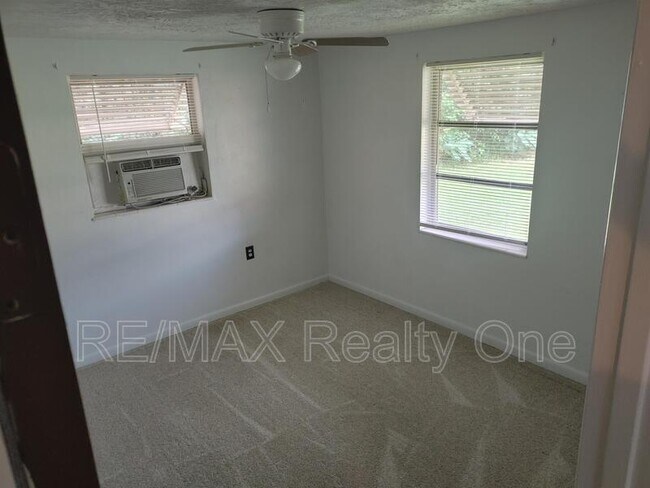 Building Photo - 9055 S Zanmar Dr