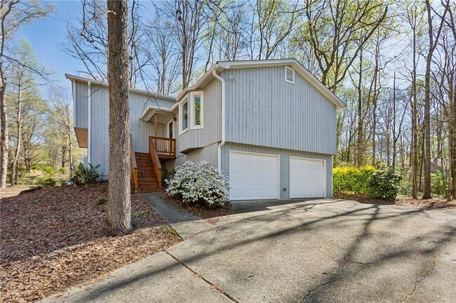Building Photo - 2237 Carlyle Dr