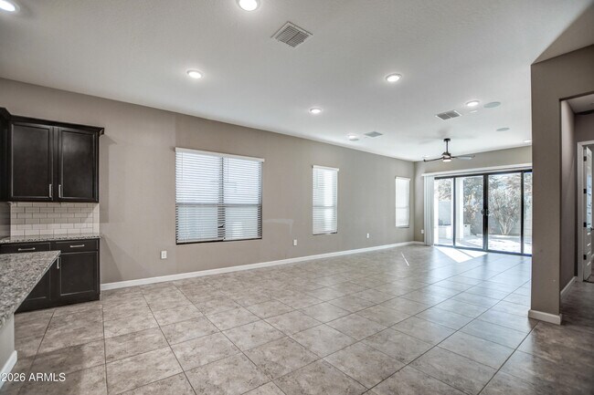 Foto del edificio - 17534 N 48th Pl