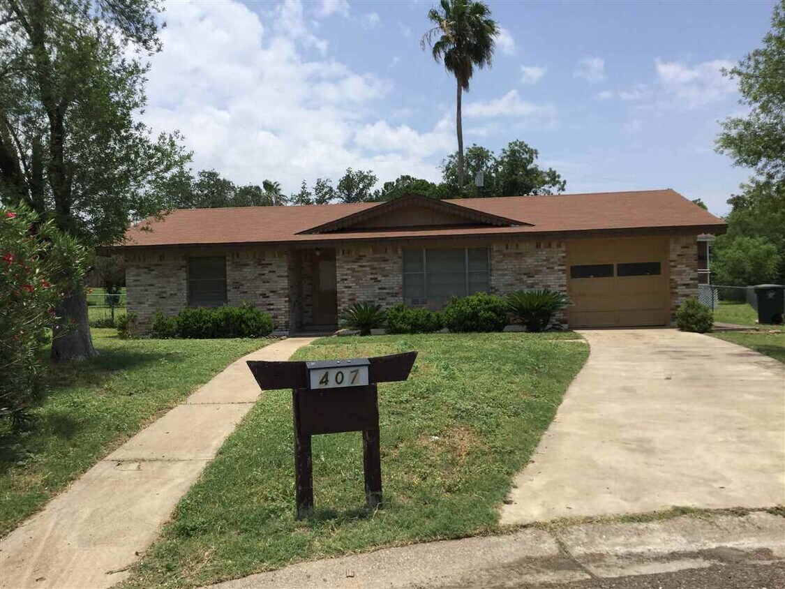 Foto principal - 407 Amhurst Dr