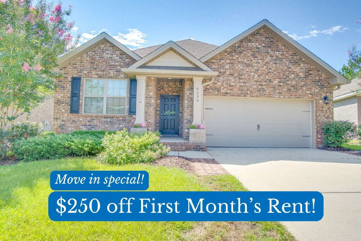 Foto principal - Pace 3/2 Home with Open Layout & Fenced Ya...