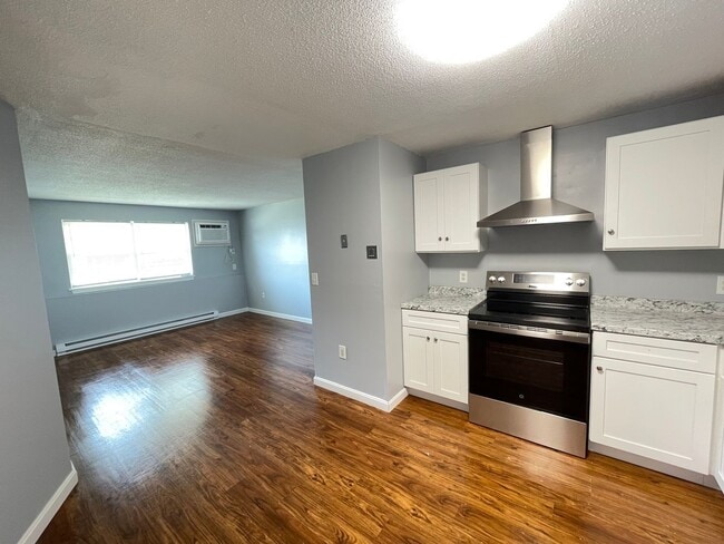 Building Photo - 179 Loudon Rd