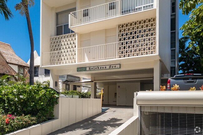 Building Photo - 3019 Kalakaua Ave