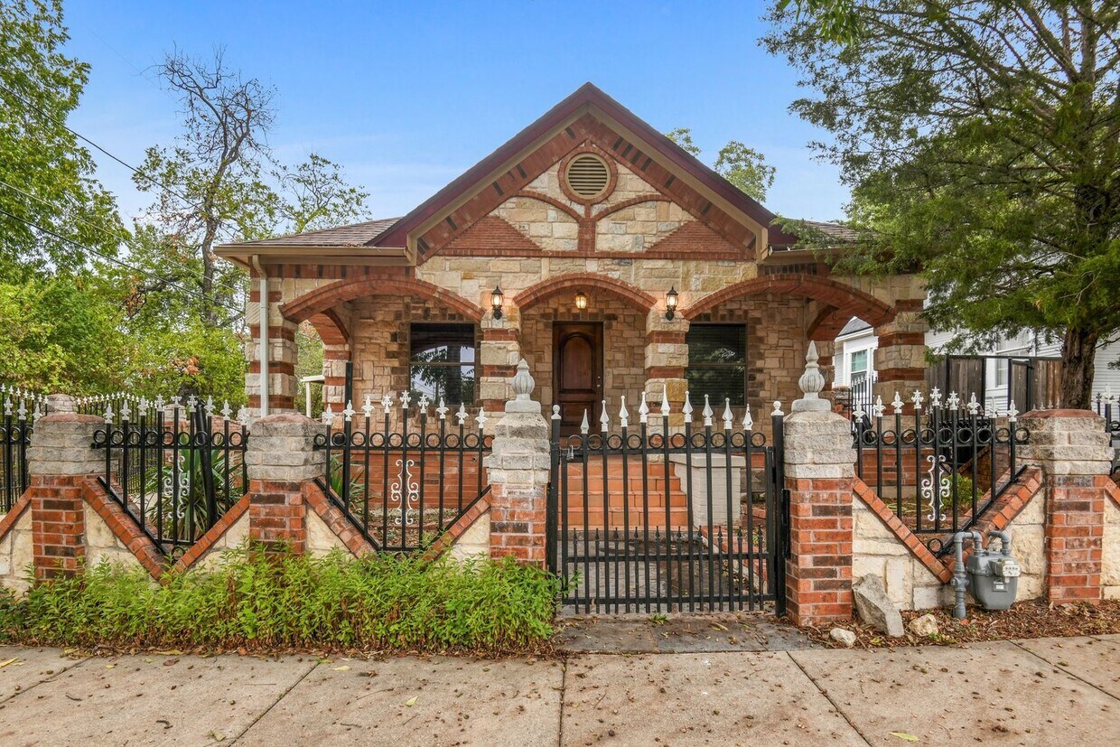 Primary Photo - 3 Bedroom Single Family in Fort Worth