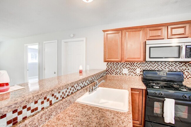 Building Photo - 3 br, 2 bath House - 3303 Falling Leaf Ln
