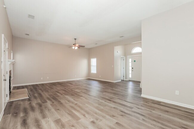 Foto del edificio - 7078 Shore Rd