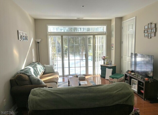 Foto del edificio - 95 Limerick Ln