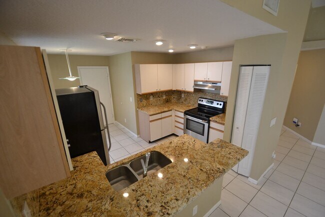 Building Photo - 2995 Myrtle Oak Cir