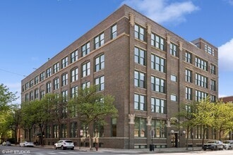 Building Photo - 1327 W Washington Blvd