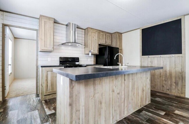 Building Photo - 220 Jay Ln