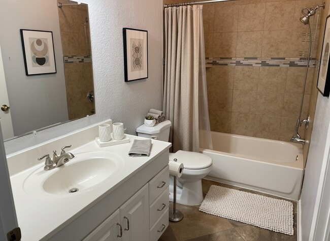 Foto del edificio - 8402 Spring Valley Dr