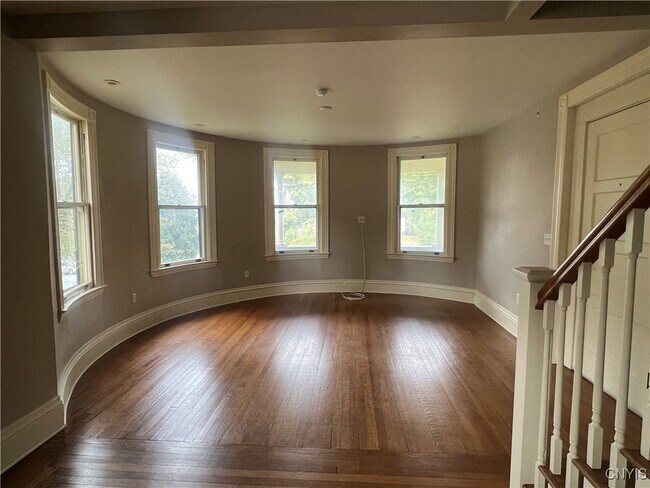 Foto del edificio - 2004 E Genesee St